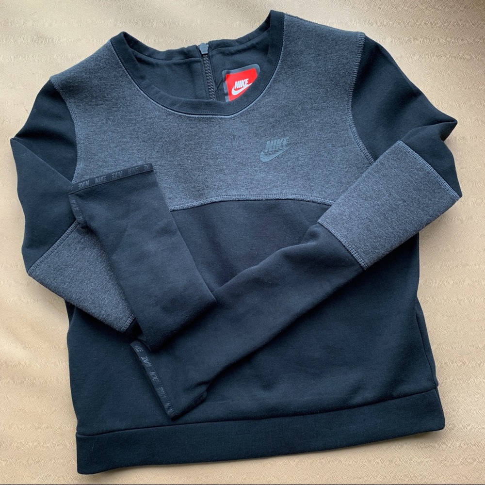 Nike Long Sleeve Sweatshirt